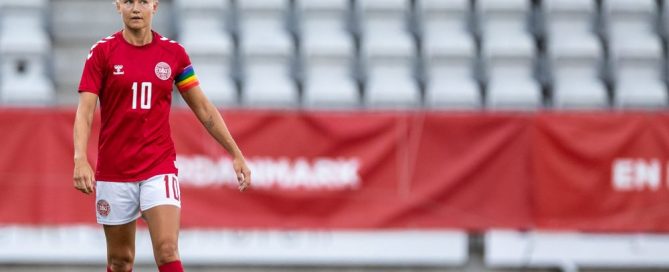 Pernille Harder, Danmark