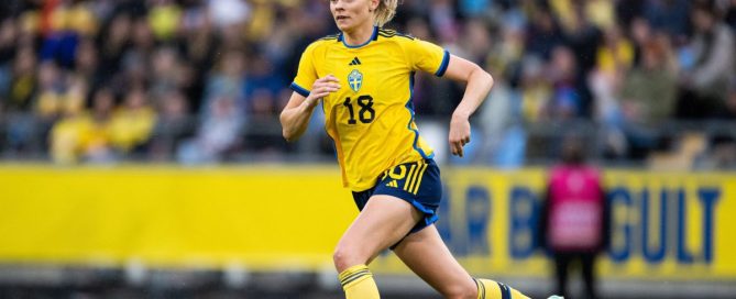 Fridolina Rolfö på Sveriges fodboldlandshold.