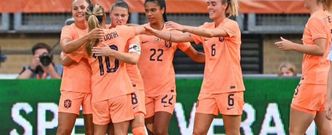 NETHERLANDS SOCCER WOMEN FRIENDLY GAME NETHERLANDS VS BELGIUM Sherida Spitse 8 of Netherlands pictured celebrating with teammates Lieke Martens 11 of Netherlands, Esmee Brugts 22 of Netherlands and Jill Roord 6 of Netherlands after scoring a goal during a friendly female soccer game between the national teams of The Netherlands , called the Oranje Leeuwinnen and Belgium , called the Red Flames , on Sunday 2 July 2023 in Kerkrade , The Netherlands . PHOTO SPORTPIX STIJN AUDOOREN Kerkrade Parkstad Limburg Stadion Netherlands PUBLICATIONxNOTxINxBEL Copyright: xSportpixxStijnxAudoorenx